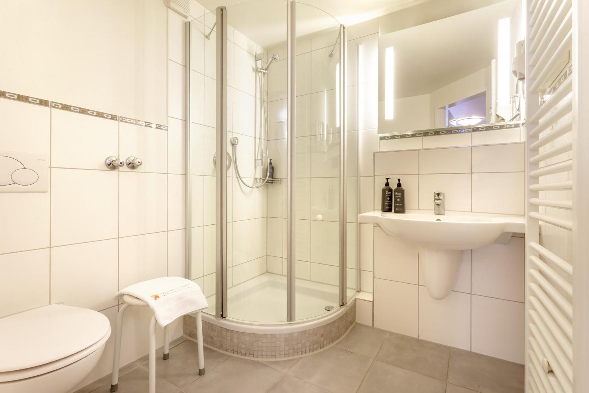 Hotel Zum Loewen ไวเซนฮอร์น ภายนอก รูปภาพ