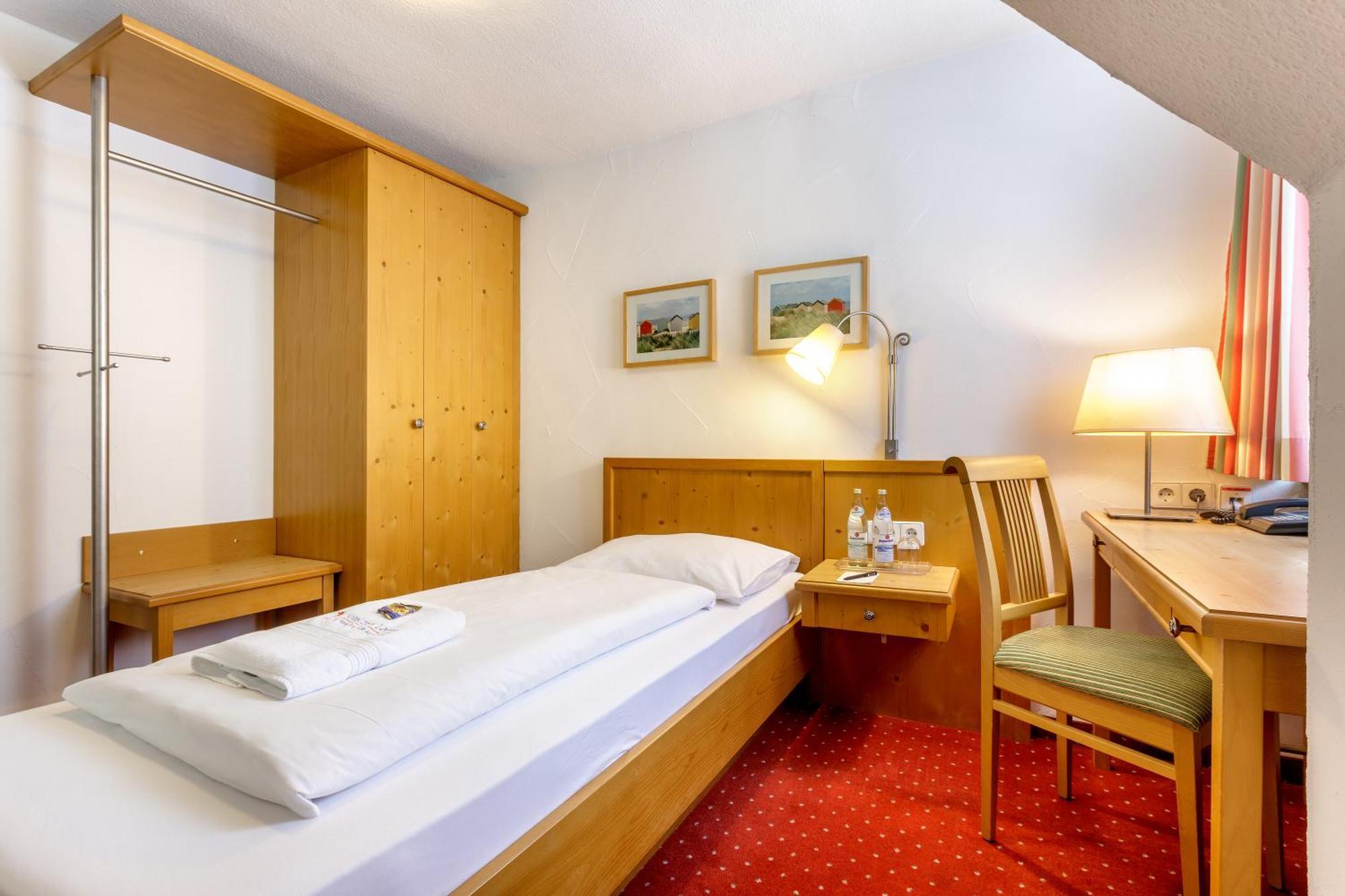 Hotel Zum Loewen ไวเซนฮอร์น ภายนอก รูปภาพ