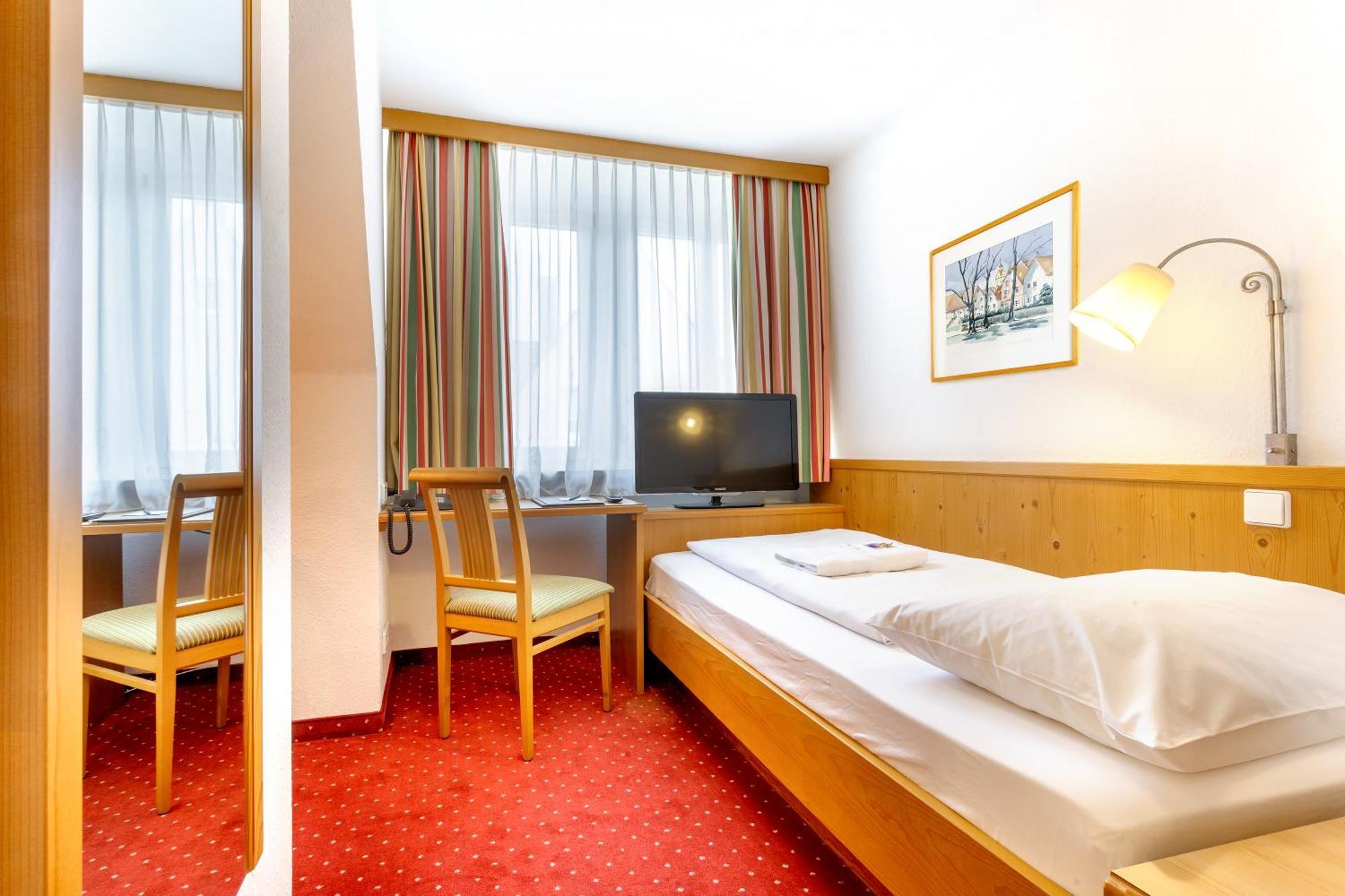 Hotel Zum Loewen ไวเซนฮอร์น ภายนอก รูปภาพ