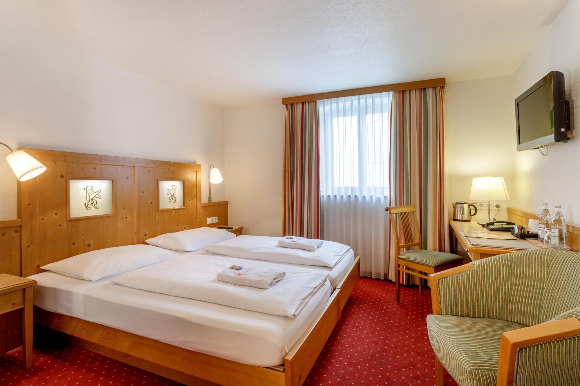 Hotel Zum Loewen ไวเซนฮอร์น ภายนอก รูปภาพ