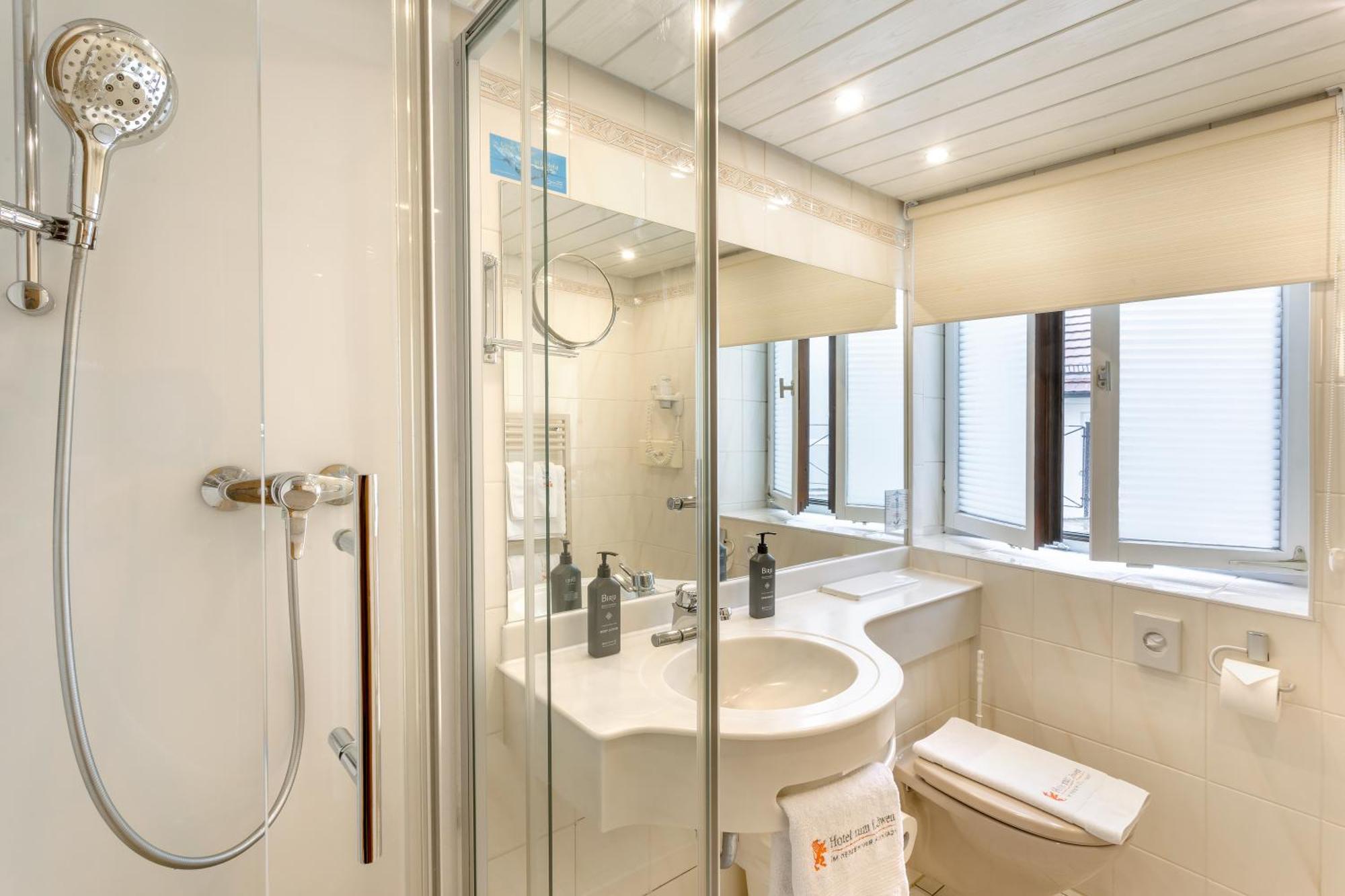 Hotel Zum Loewen ไวเซนฮอร์น ภายนอก รูปภาพ